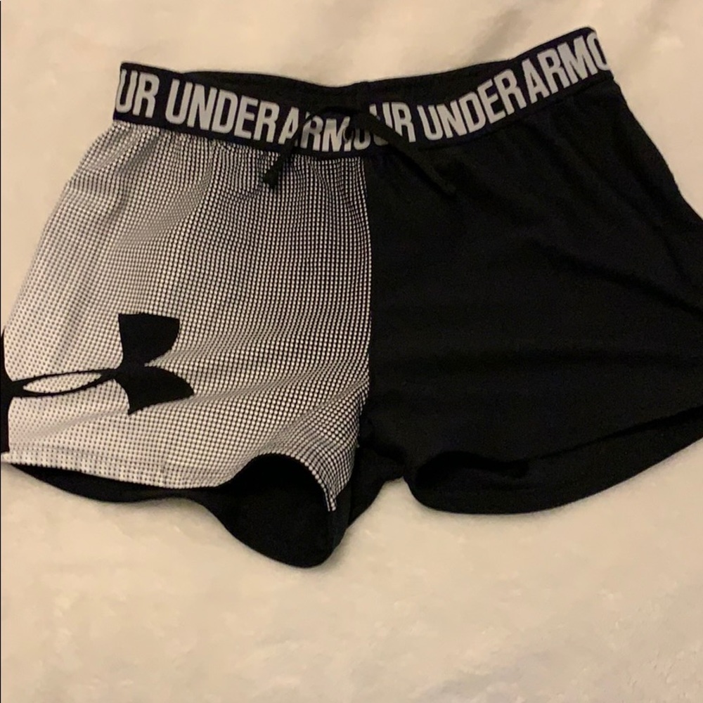 Under armour loose running shorts